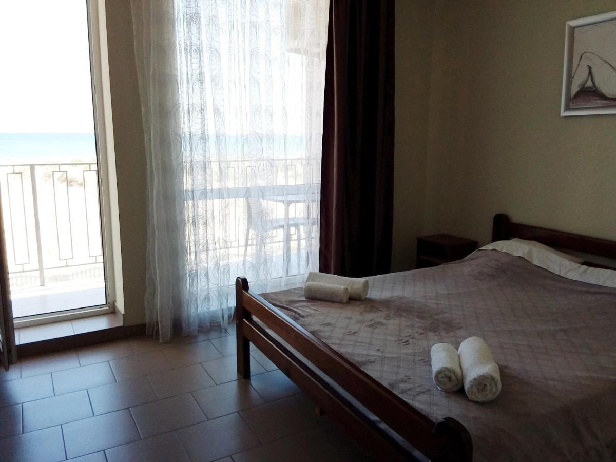 Hotel Golden Beach Zatoka Bagian luar foto